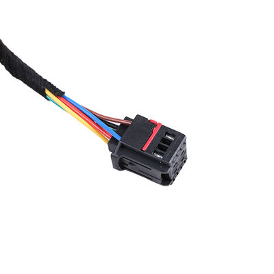 Pojazd elektryczny z tylnym podnośnikiem